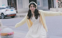 老师迈开腿让尝尝草莓作文